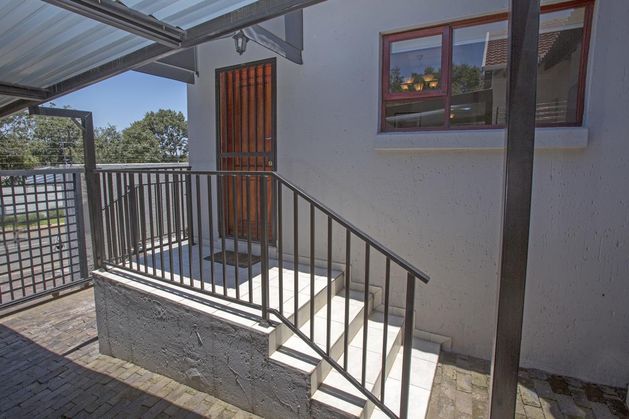 Spacious Garden Cottage Johannesburgo Exterior foto